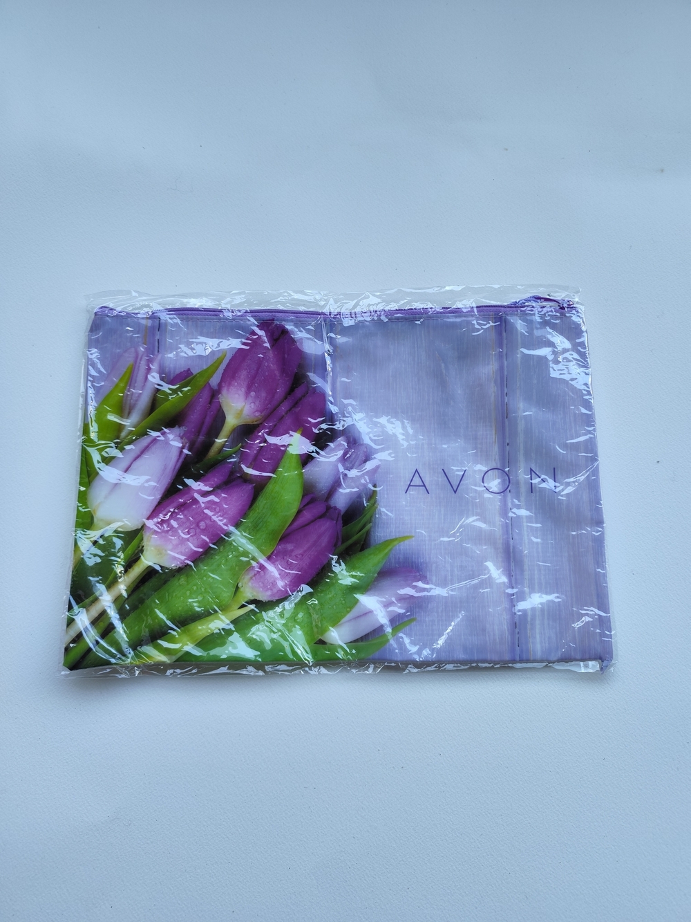 Free with $20+🍭Avon Lavender Tulip Versatile Pouch